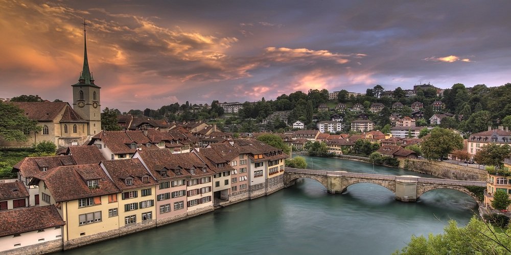 La mia esperienza di psicologo in Svizzera francese è iniziata quasi 4 anni fa. Dopo un anno di Erasmus in Belgio durante l’ultimo anno del triennio